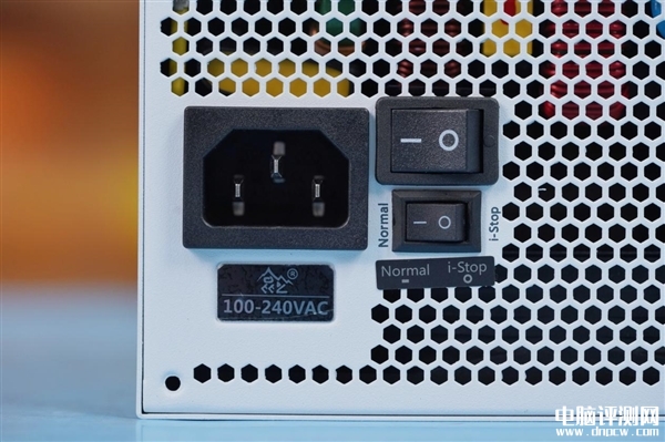 鑫谷昆仑MU-1000G冰山版上架销售 支持ATX 3.0/PCIe 5.0，权威硬件评测网站,www.dnpcw.com
