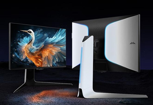 雷鸟27寸U8显示器开启预售 4K+160Hz屏首发优惠价格3719元，权威硬件评测网站,www.dnpcw.com
