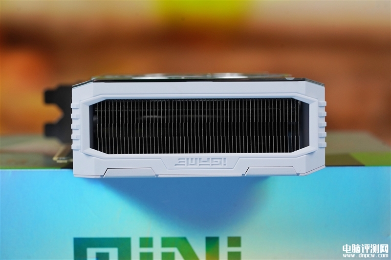 最新显卡评测：七彩虹iGame RTX 4060 Ti Mini OC 8GB迷你显卡评测，权威硬件评测网站,www.dnpcw.com