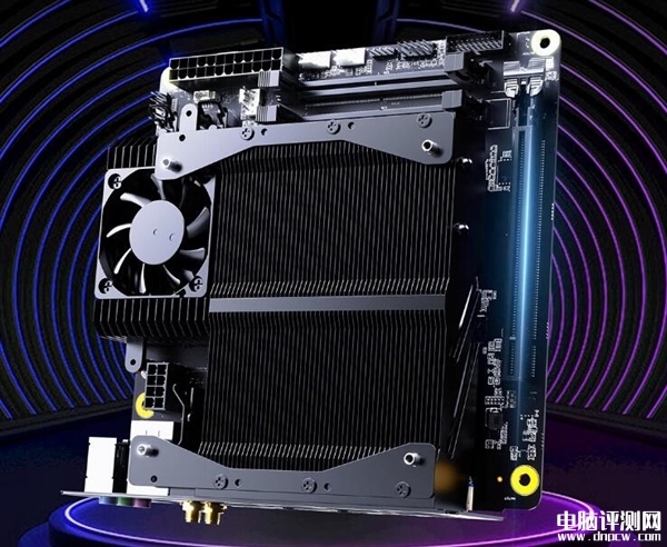 铭凡AR900i ITX主板上架 i9-13900HX+主动式散热器售价3999元，权威硬件评测网站,www.dnpcw.com
