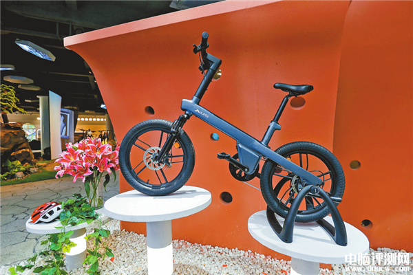 首款鸿蒙智联电助力自行车发布 可实时查看心率售价6999元，权威硬件评测网站,www.dnpcw.com