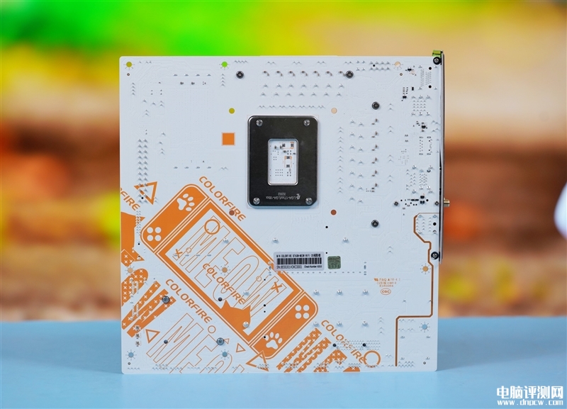 最新主板评测：七彩虹COLORFIRE B760M-MEOW WIFI D5橘影橙主板评测，权威硬件评测网站,www.dnpcw.com
