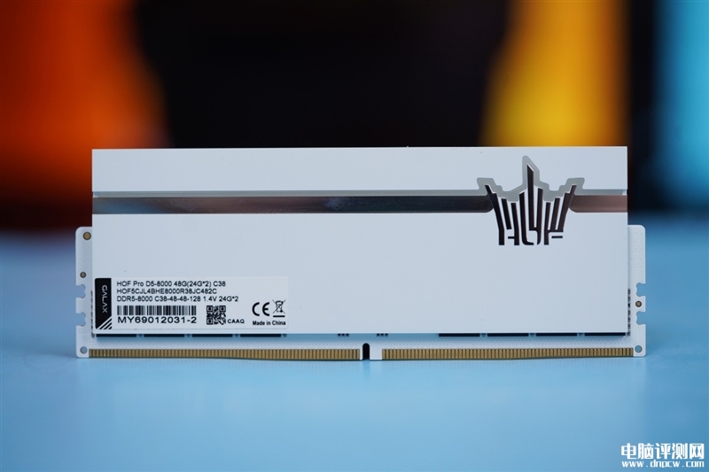 最新内存评测：影驰HOF PRO DDR5-8000 24GB内存评测，权威硬件评测网站,www.dnpcw.com